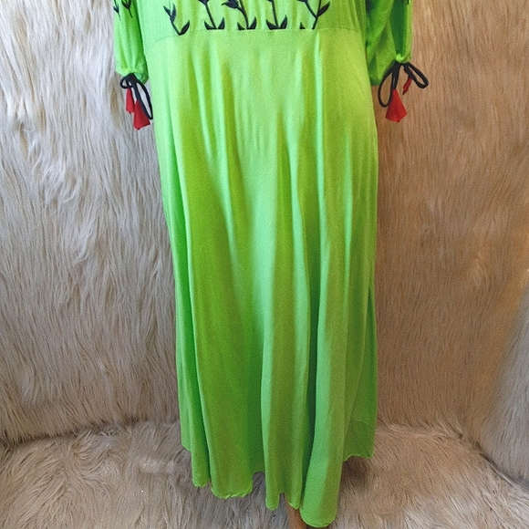 Embroidered Rayon Flared Indian Kurta/Kurti - Picture 3 of 11